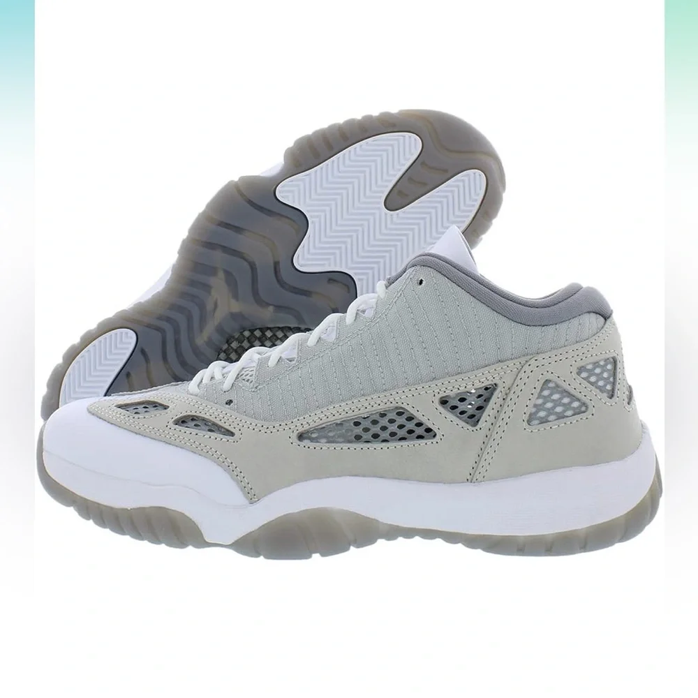Men’s Jordan - Picture 1 of 6